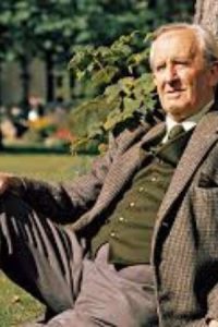 50 Best J.R.R Tolkien Quotes On Life, Love & Adventure