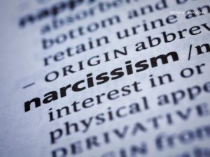 narcissist meaning​