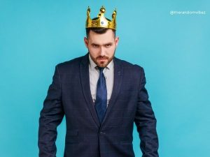 what is a narcissistic person​